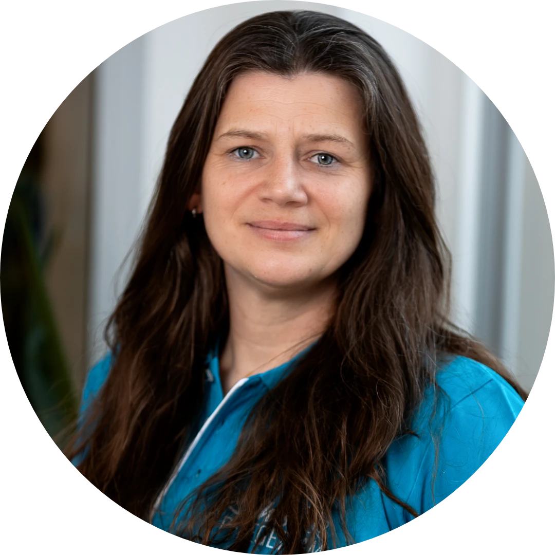 Anja Pason als Büromanagerin bei Kathis Pflegeteam