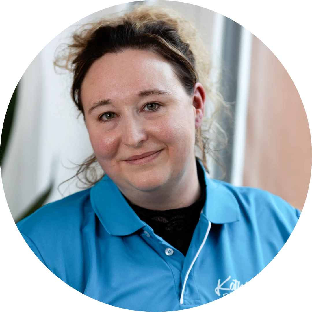 Denise Lyet als Betreuungskraft und Pflegefachkraf bei Kathis Pflegeteam